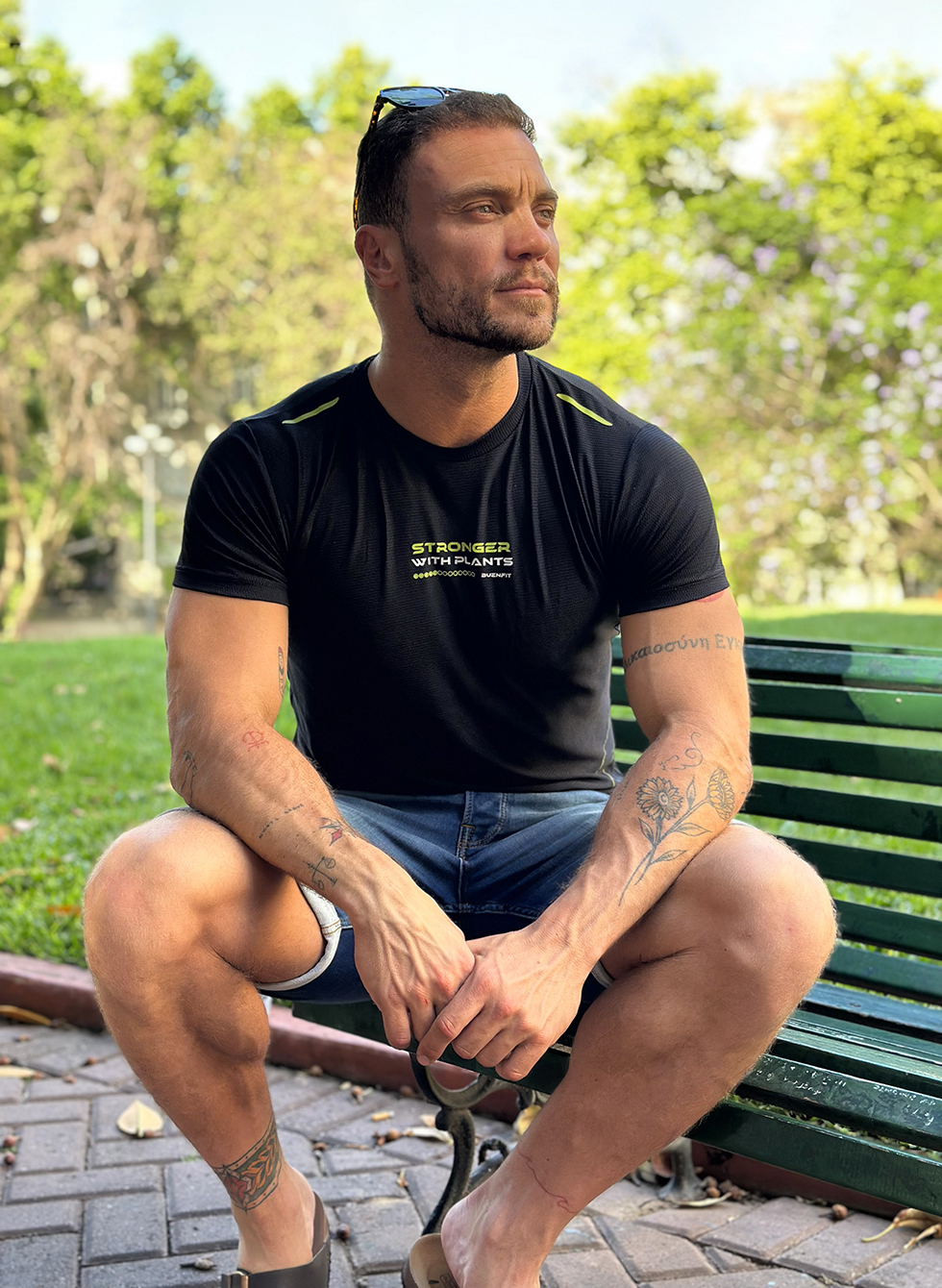 Remera Stronger with plants